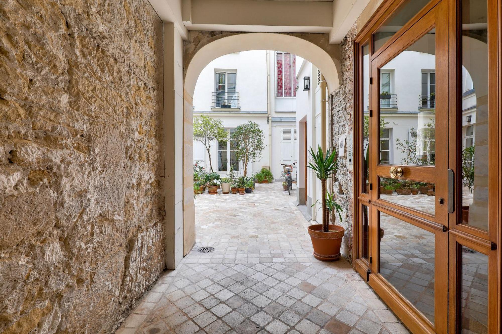 Paradise In The Center Of Paris - Le Marais Exterior photo